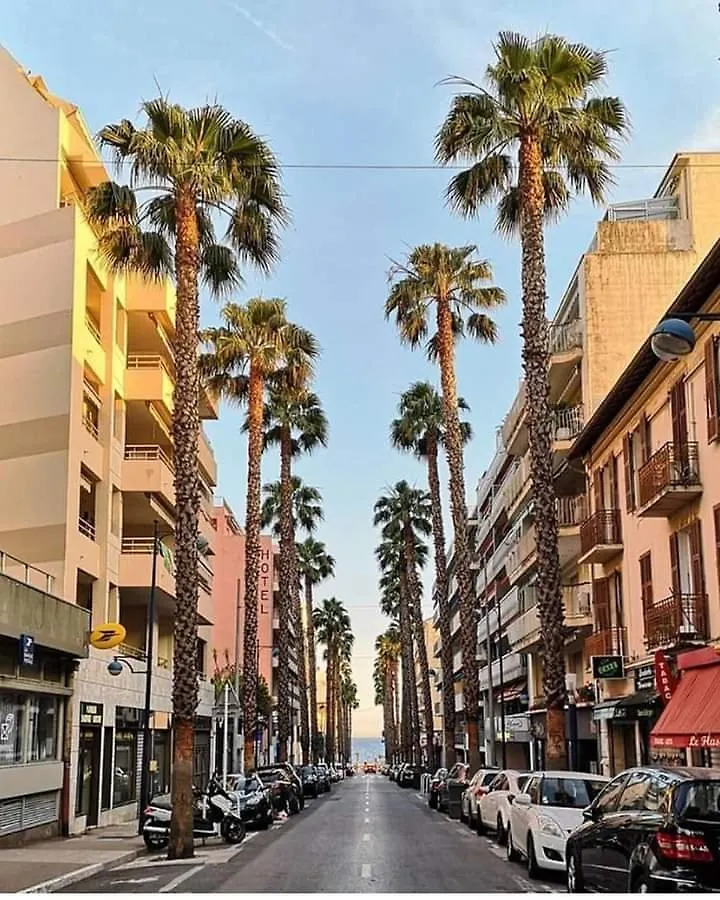Appartement Plages Juan Les Pins Climatise 3 Pieces